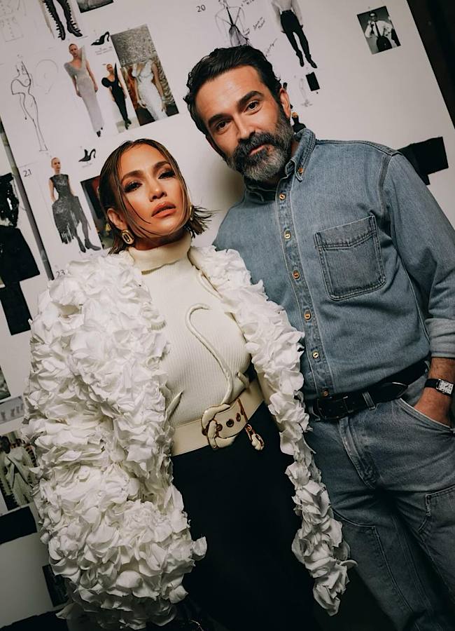 Jennifer Lopez unveils striking new look and captivates all: Breathtaking photos