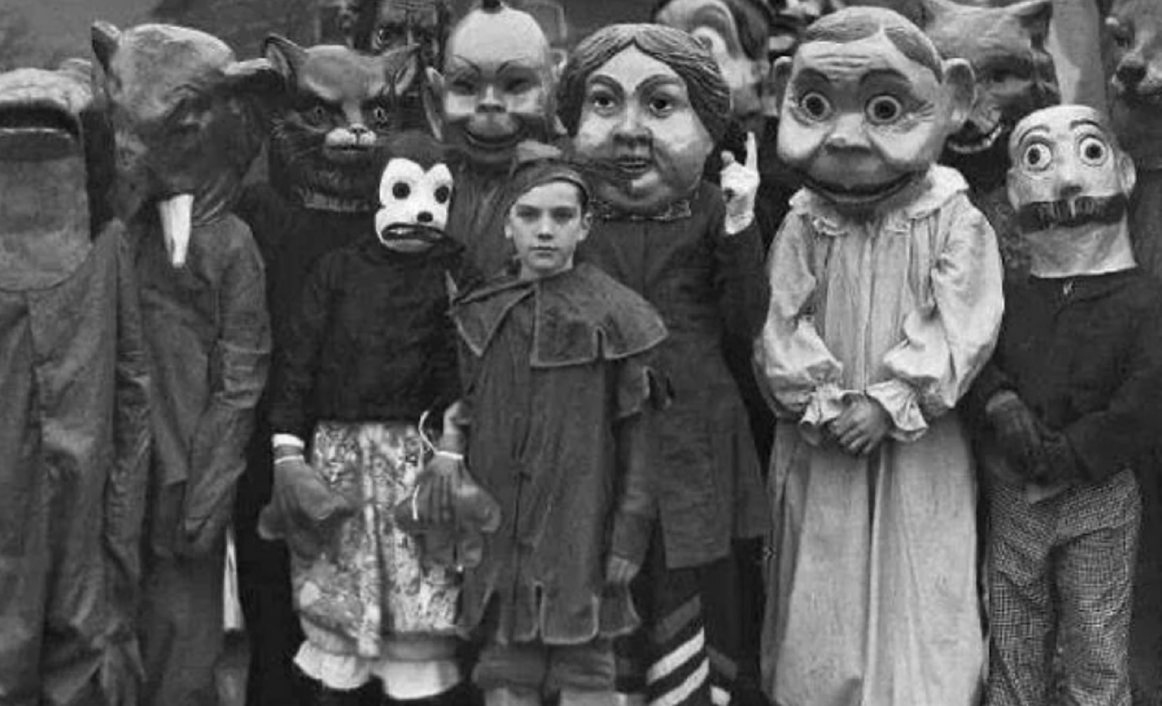 Halloween 100 years ago: Celebrating and costumes evolution
