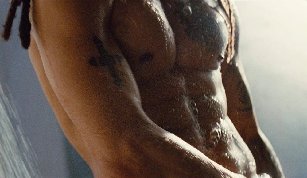 Naked Lenny Kravitz shows his 59-year-old body in music video directed by a Ukrainian