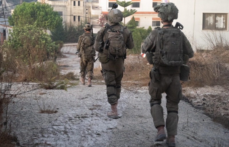 Israeli army reports close combat with Hezbollah, destroyed targets in Lebanon