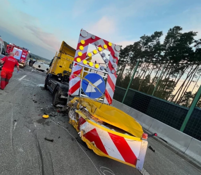 Minibus with Ukrainians crashes in Poland: Casualties include children