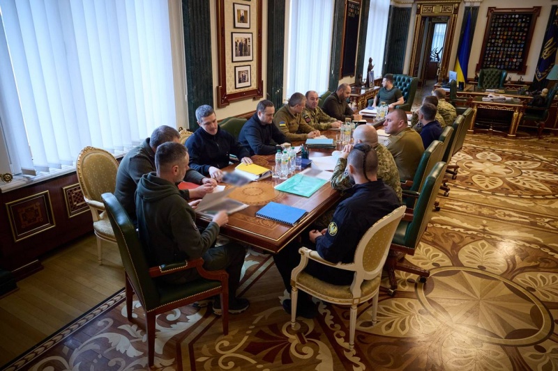 Frontline situation and drone strikes on Russia: Zelenskyy holds crucial military briefings