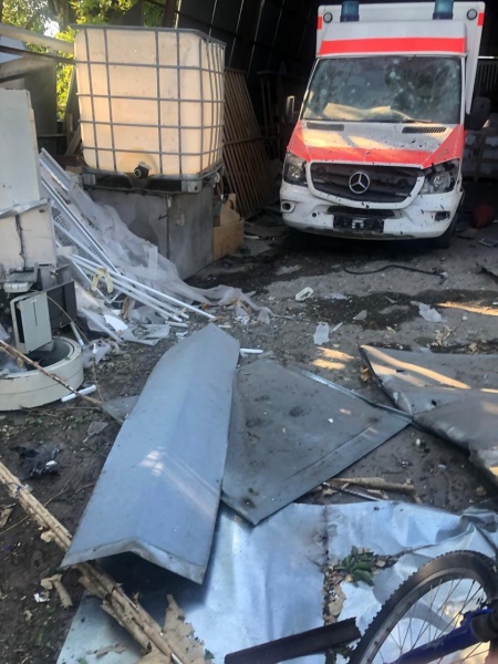 Russia shells residential areas and hospital in Kherson: Fires and injuries reported