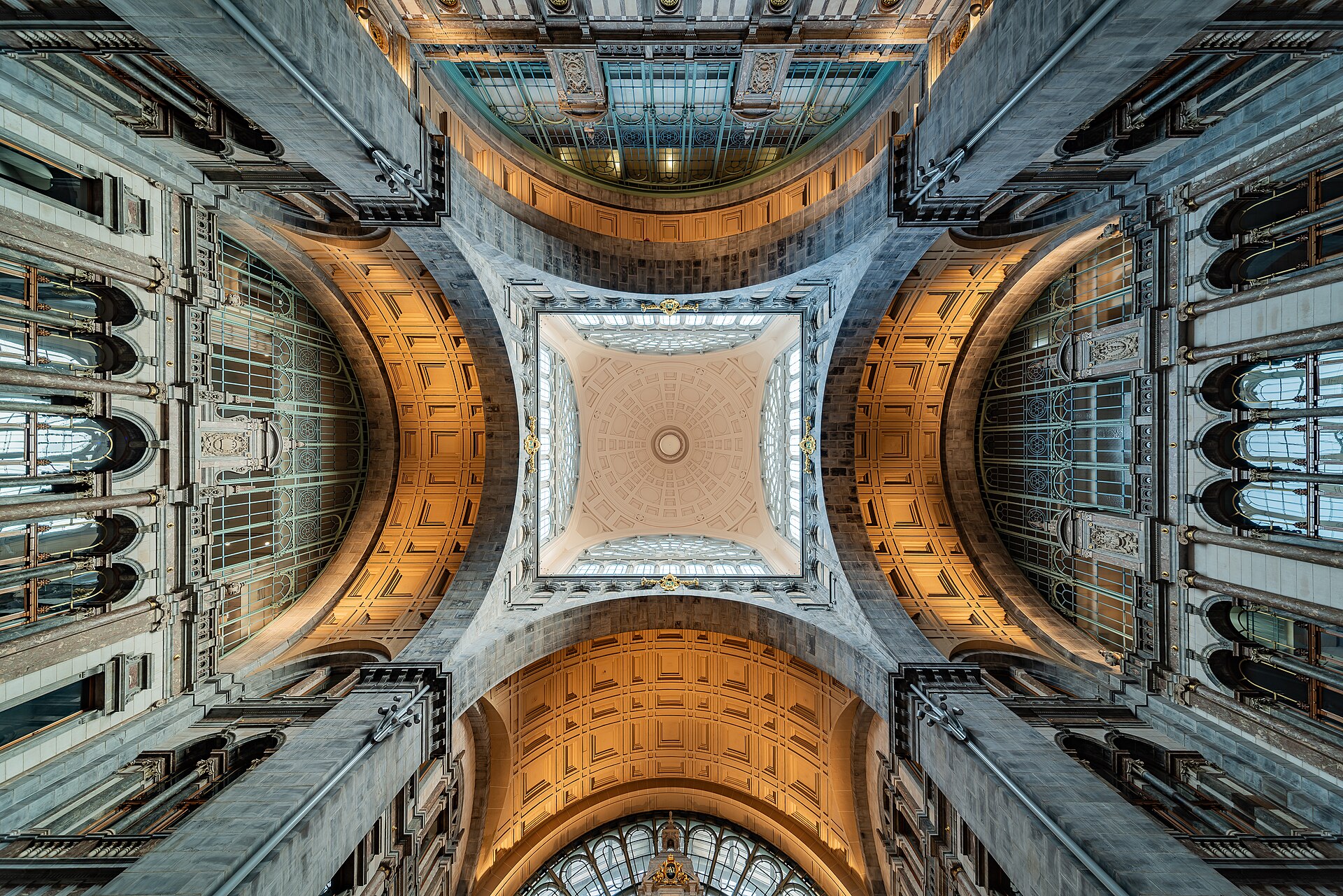 Europe's stunning railway stations: Photo tour