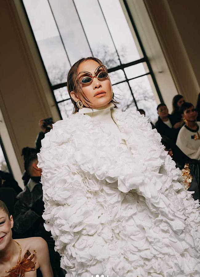 Jennifer Lopez unveils striking new look and captivates all: Breathtaking photos