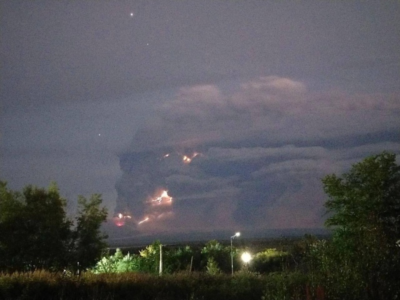 Powerful earthquake occurs in Kamchatka, volcano erupts