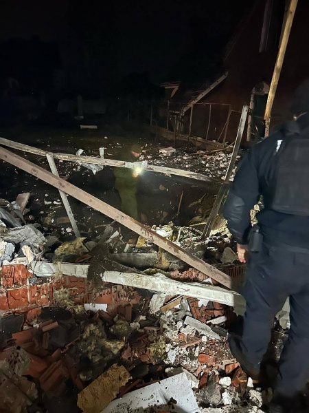 Russian attack damages houses and causes casualties in Kyiv region