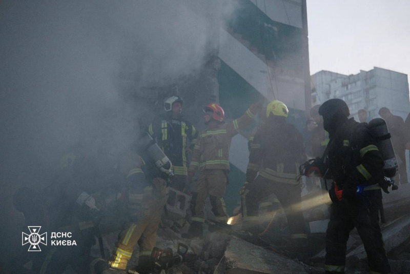Russia heavily strikes Kyiv: Fires, destroyed buildings, children among 40 injured reported