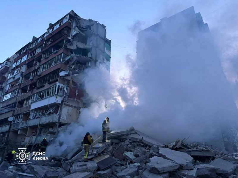 Russia heavily strikes Kyiv: Fires, destroyed buildings, children among 40 injured reported