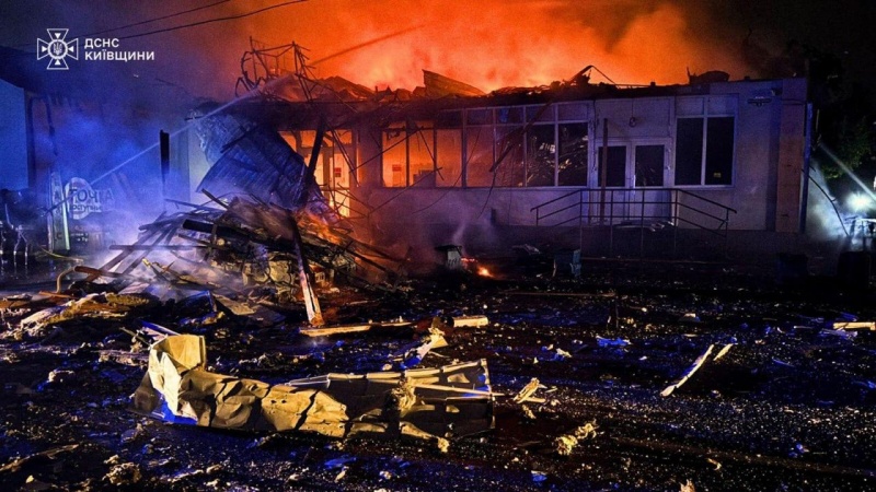 Russia massively strikes Ukraine overnight: Blackout in Kyiv, Dnipro Dam blocked, child killed
