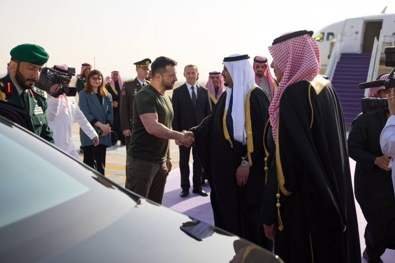 Zelenskyy arrives in Saudi Arabia, shares plans for the visit