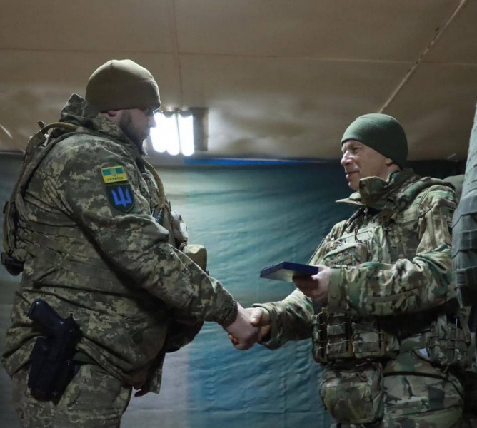 UAF Commander-in-Chief visits Avdiivka direction and makes series of decisions
