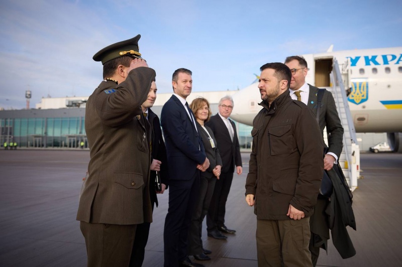 Zelenskyy arrives in Germany