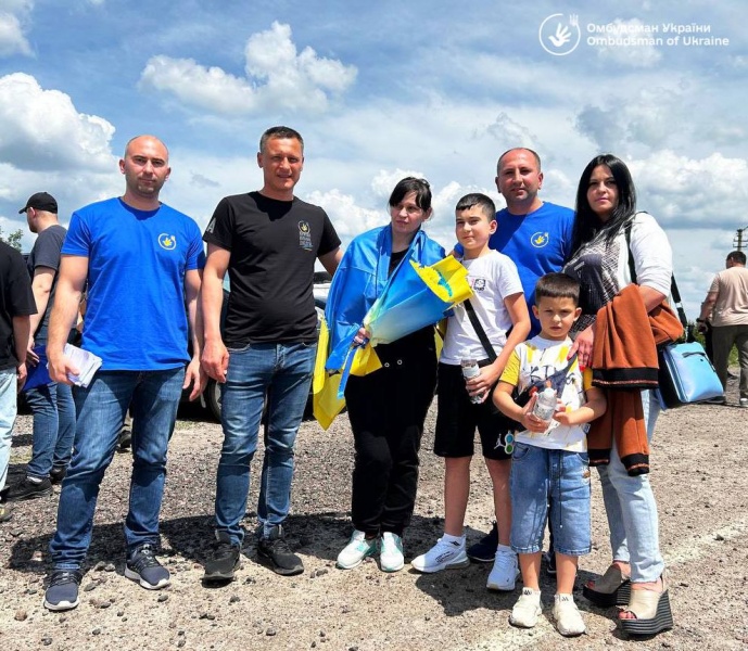 Ukraine returns 71 defenders and 4 civilians from Russian captivity