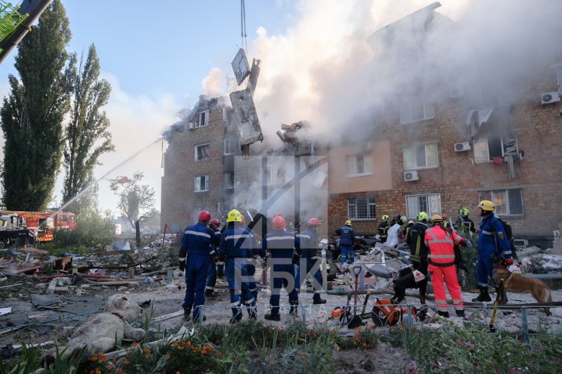 Russia destroys residential building in Kyiv to the ground: Aftermath revealed