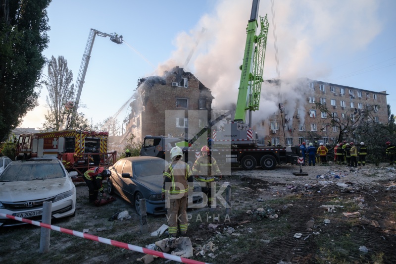 Russia destroys residential building in Kyiv to the ground: Aftermath revealed