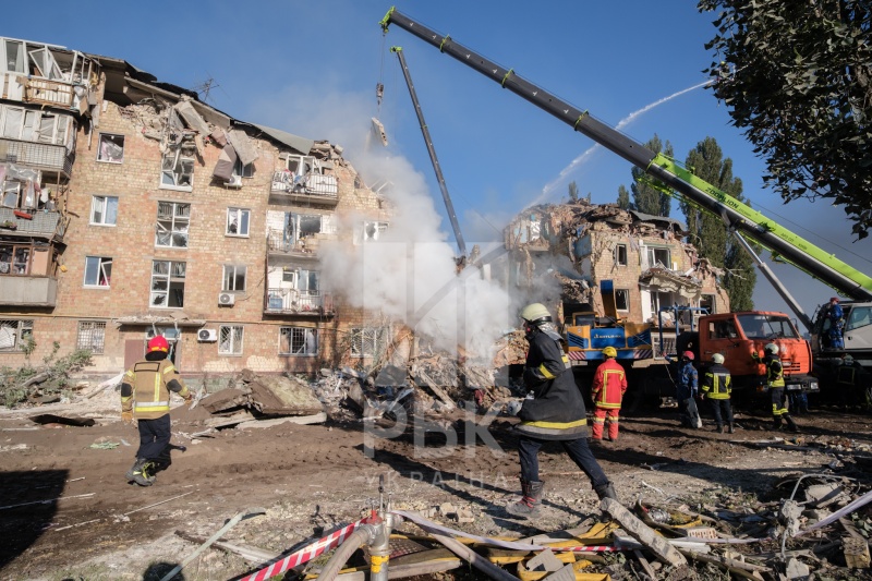 Russia destroys residential building in Kyiv to the ground: Aftermath revealed