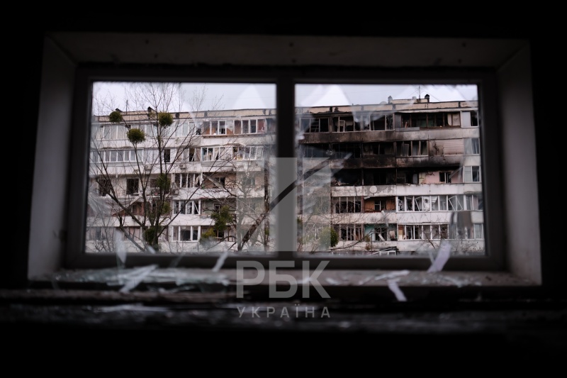 Russia massively strikes Kyiv: Apartments destroyed, heat disruptions, and casualties reported
