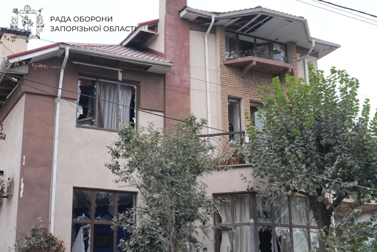 Russia strikes several streets in Ukraine's Zaporizhzhia, people pulled from rubble