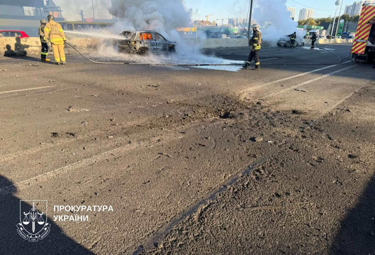Russian drone strikes Kyiv-Odesa highway, leaving people dead and injured