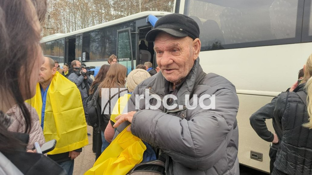 Oleshky evacuated residents finally reach safety in Ukraine