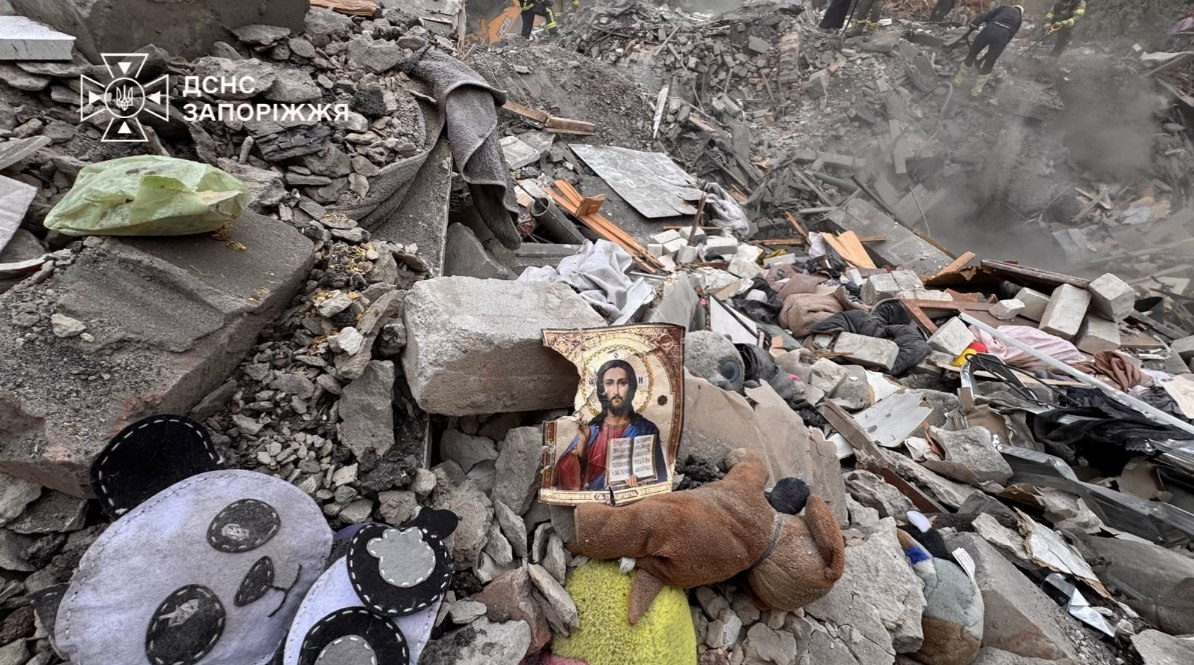 Russian strike on Zaporizhzhia kills 20, including three children