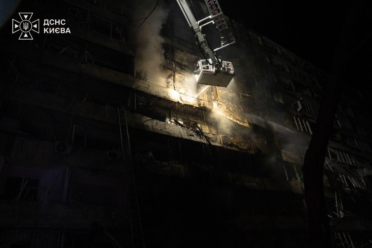 Russia’s overnight attack on Kyiv kills three, leaves parts of city without power