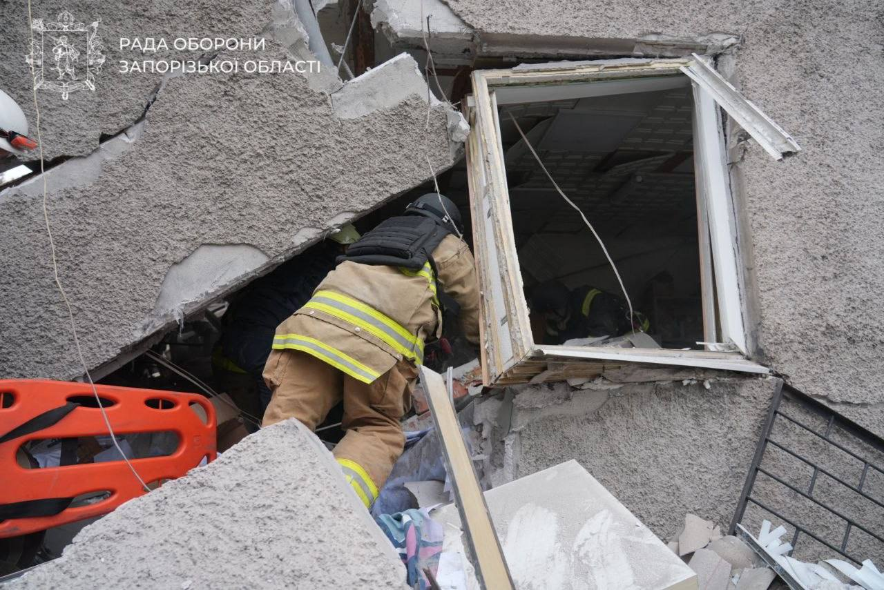 Russia strikes several streets in Ukraine's Zaporizhzhia, people pulled from rubble