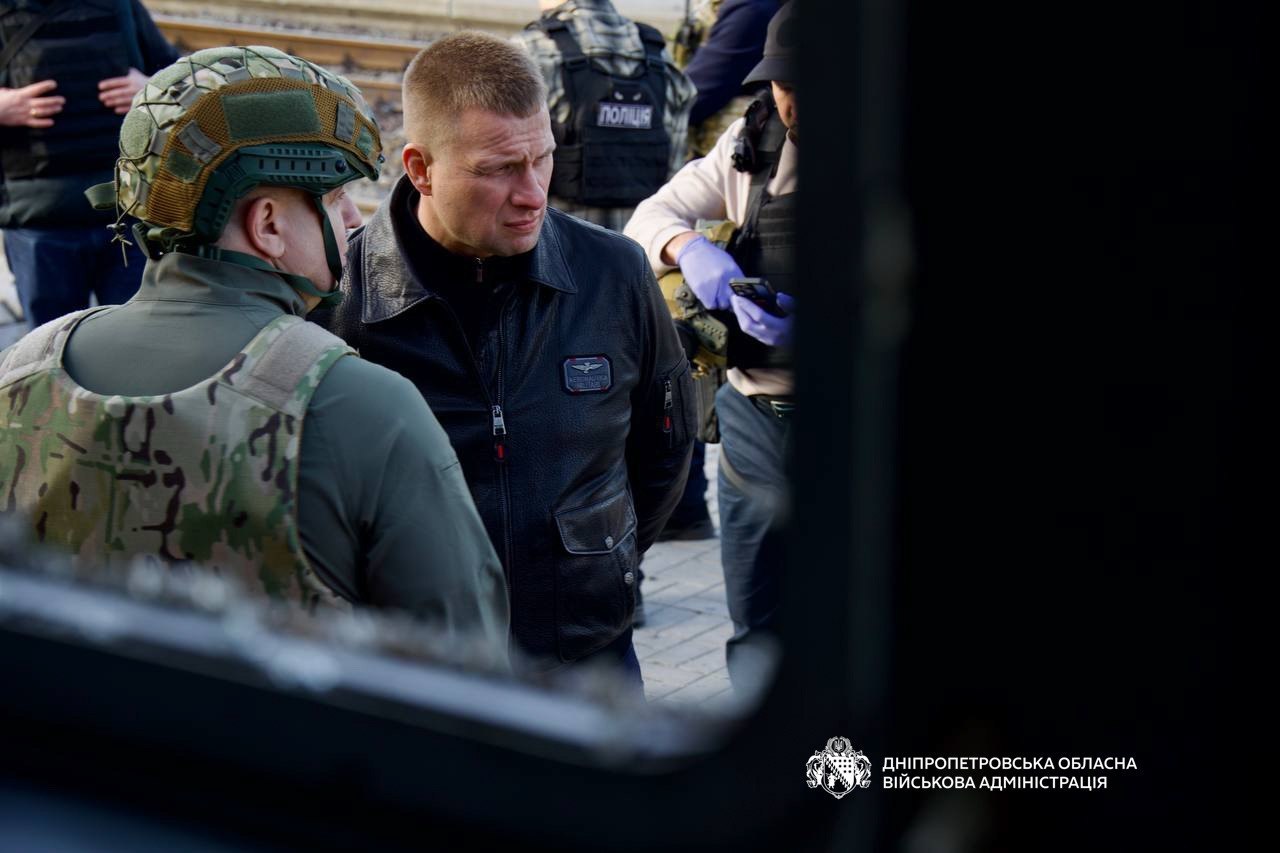 Russia strikes Dnipro train platform, kills two teenage girls in Chernihiv: Aftermath revealed