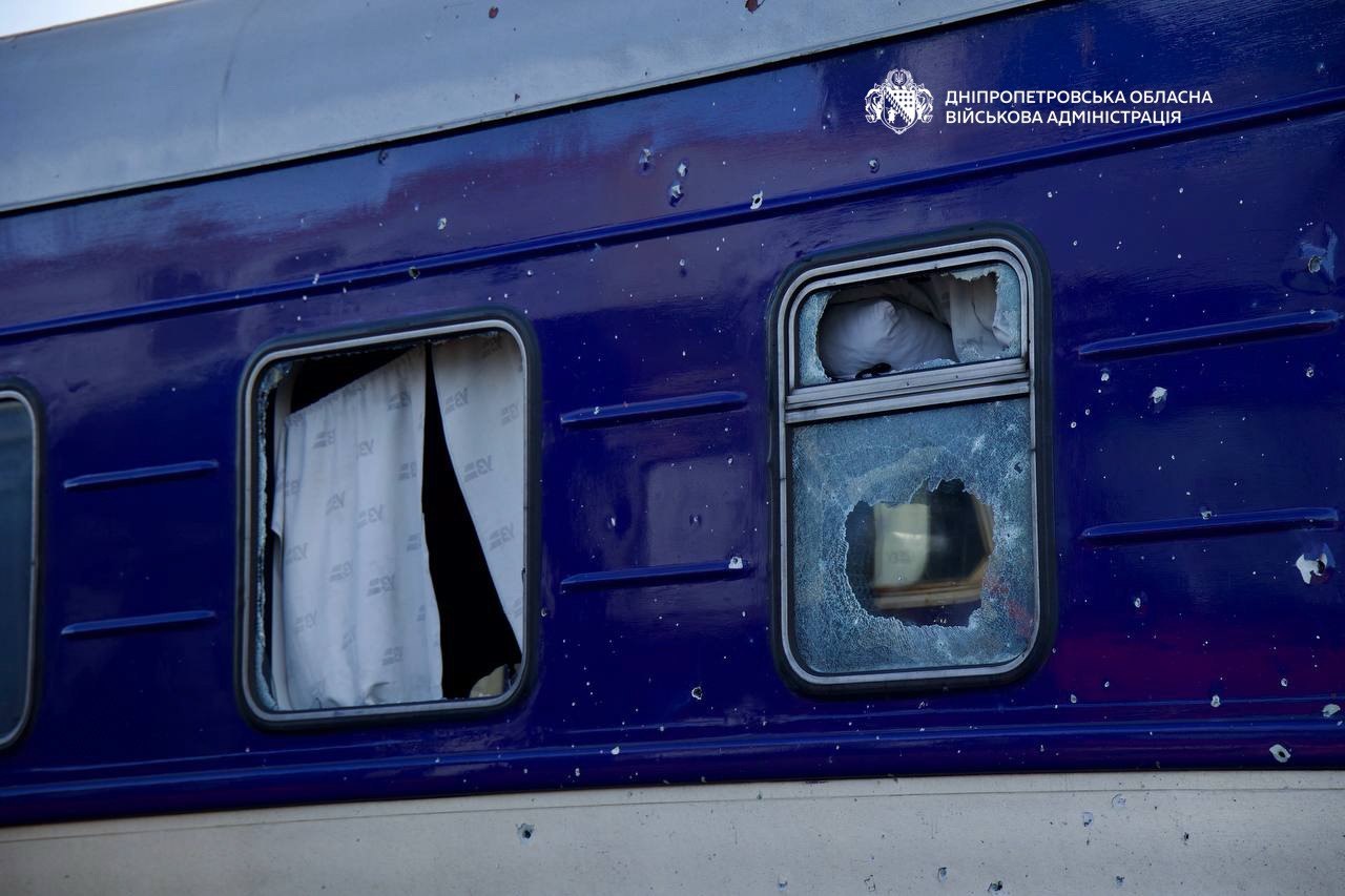 Russia strikes Dnipro train platform, kills two teenage girls in Chernihiv: Aftermath revealed
