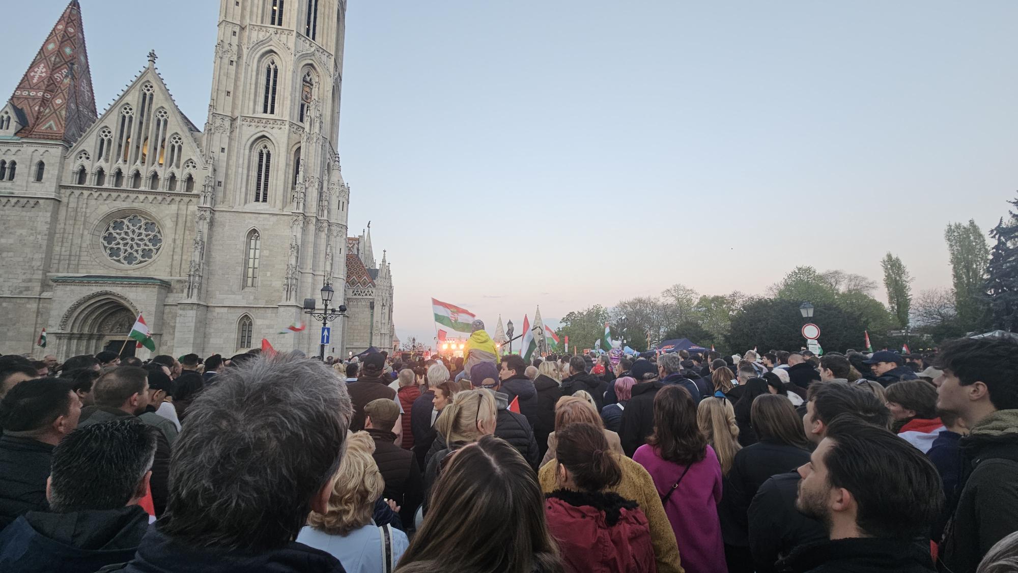 Zelenskyy on every corner: How Orbán turned Ukraine into a campaign weapon