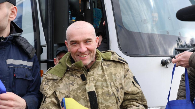 Ukraine brings home 300 more defenders from Russian captivity