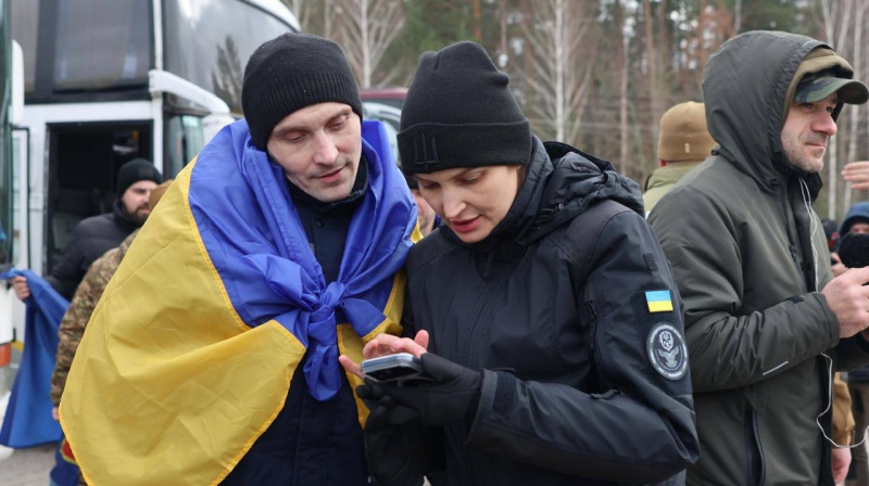 Ukraine brings home 300 more defenders from Russian captivity