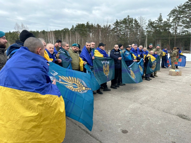 Ukraine brings home 300 more defenders from Russian captivity