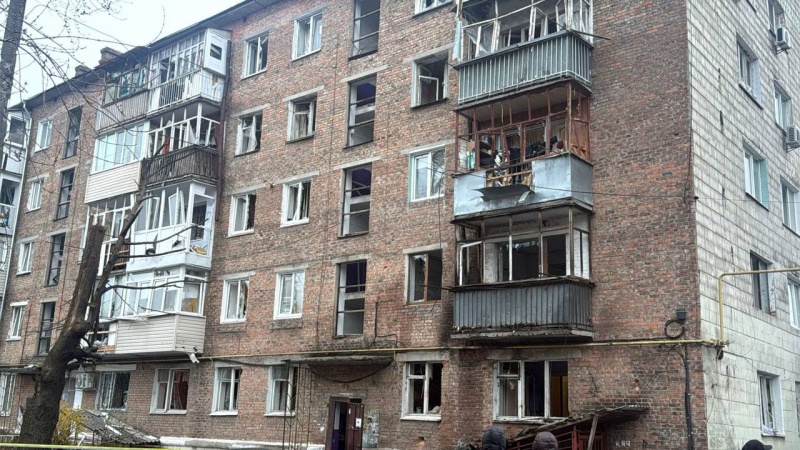 Russia strikes Ukraine's Konotop: Fires broke out, high-rise building damaged