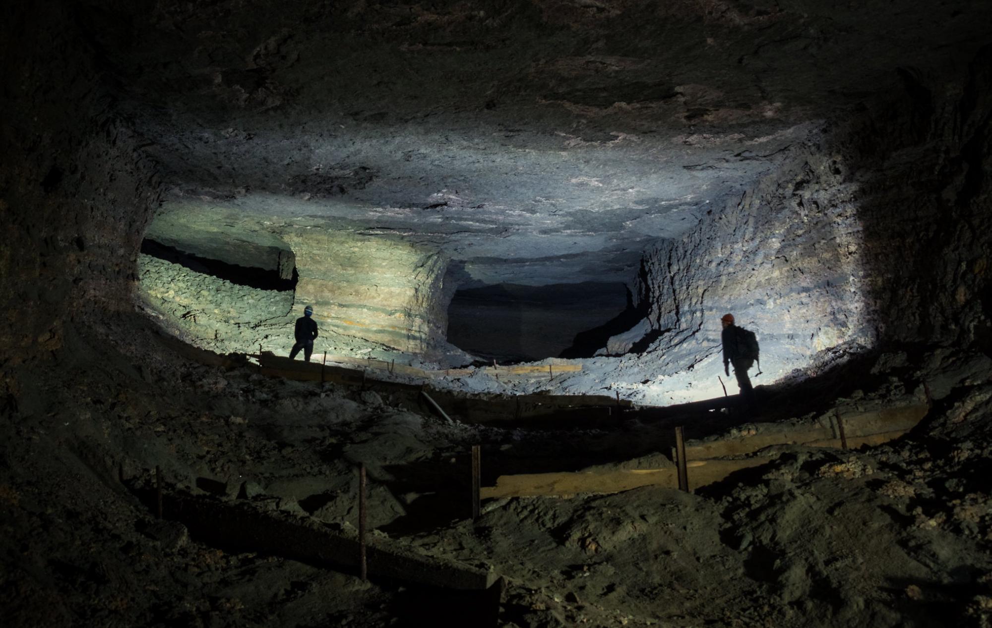 Underground world secrets: 5 most fascinating and mysterious caves in Ukraine