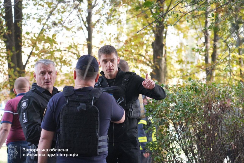 Russia strikes residential districts in Zaporizhzhia: Killed and wounded reported 