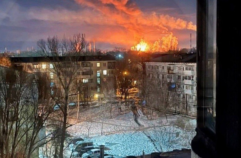 Oil refinery caught fire in Russia, suspicion of drone attack reported