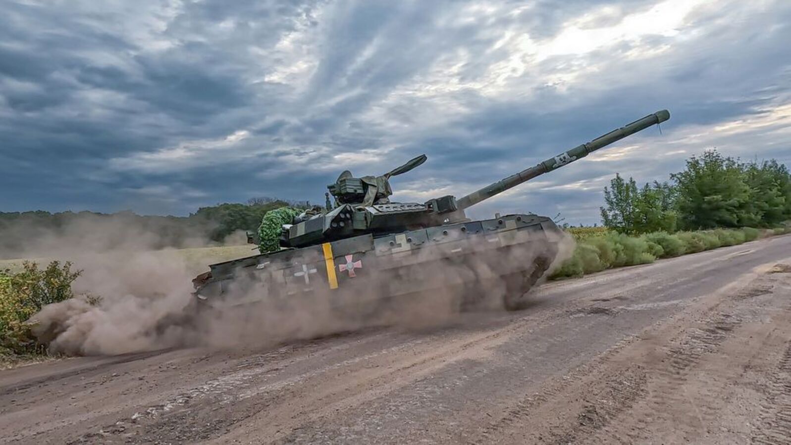 Ukrainian Armed Forces demonstrate Oplot tank produced by Ukraine for first time
