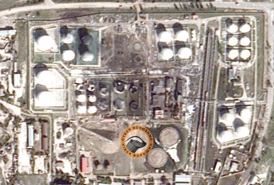Oil depot burned down in Crimea, 8 tanks destroyed