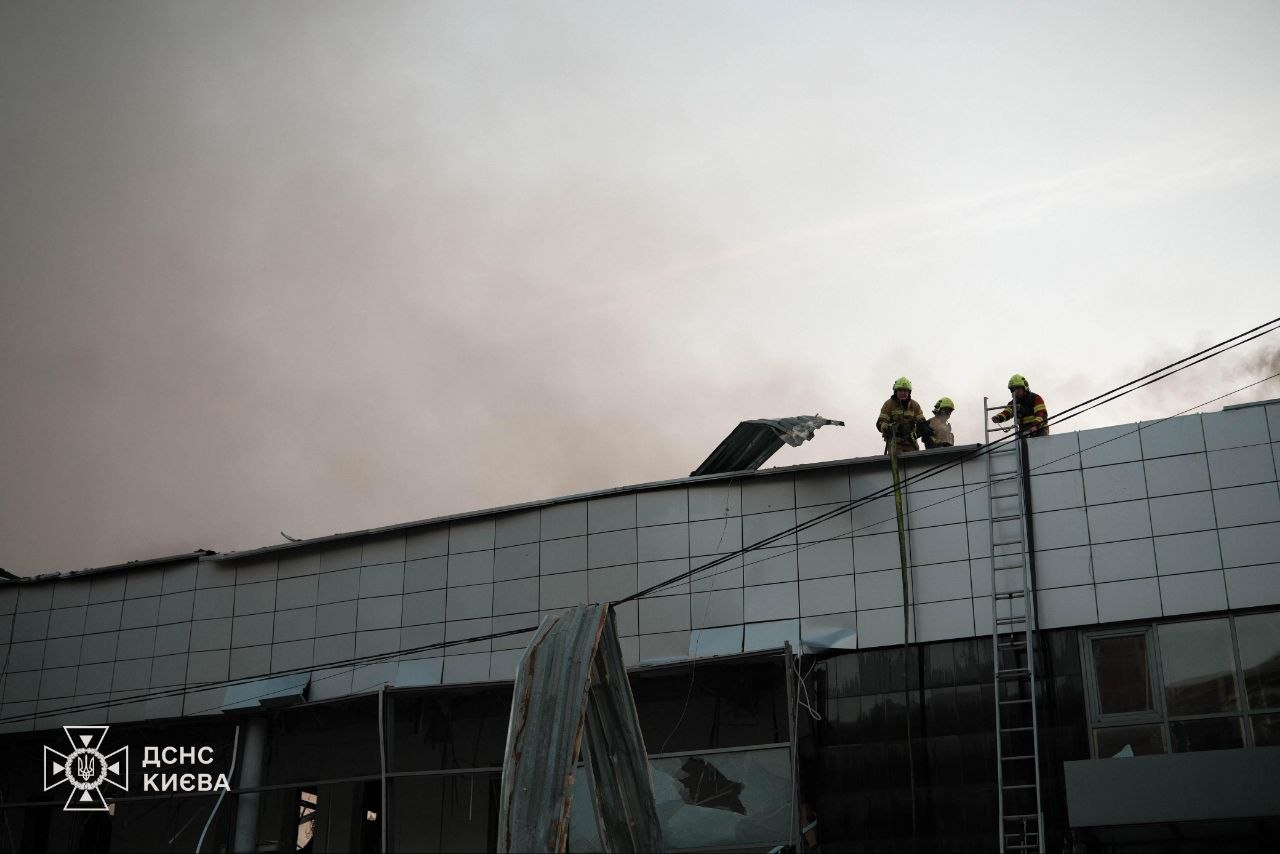 Russia destroys Chinese Zeekr car dealership in Kyiv amid massive strike