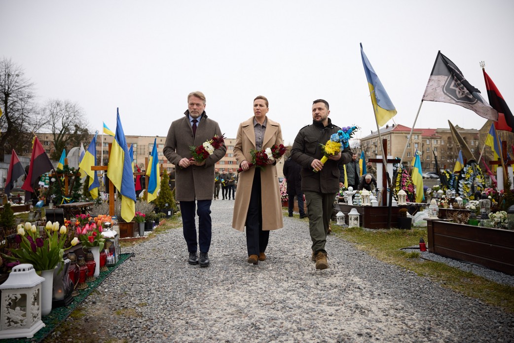 Danish Prime Minister visits Ukraine, pays tribute to fallen Ukrainian soldiers alongside Zelenskyy