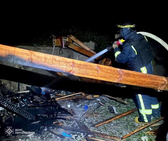 Russia shells residential areas and hospital in Kherson: Fires and injuries reported