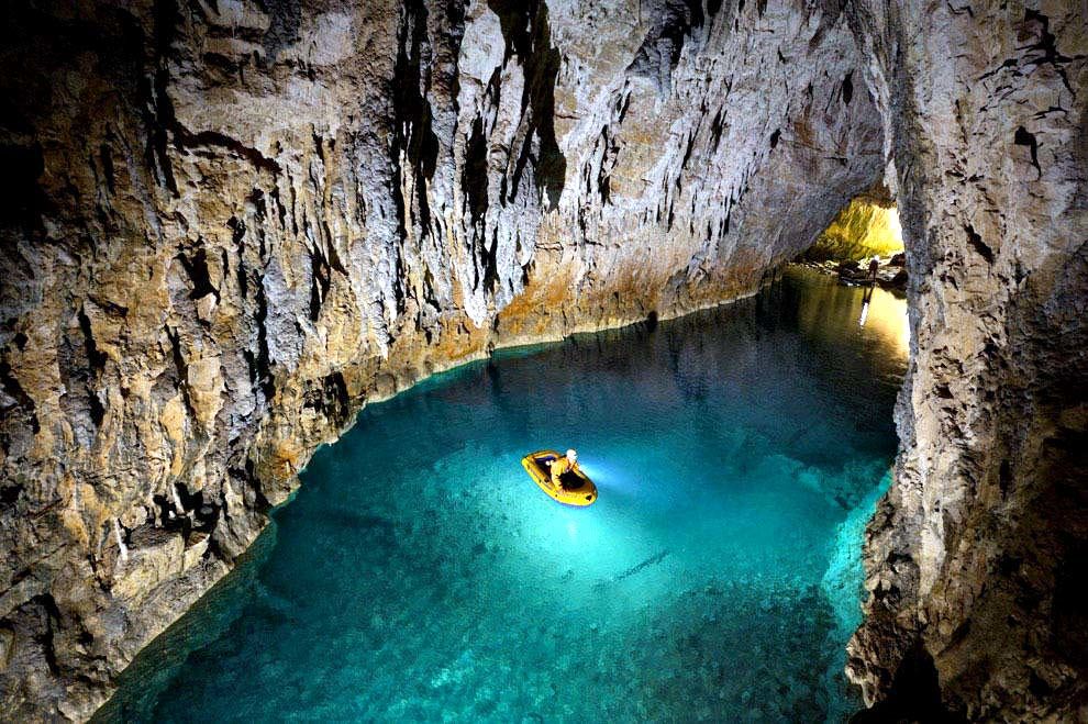 Underground world secrets: 5 most fascinating and mysterious caves in Ukraine