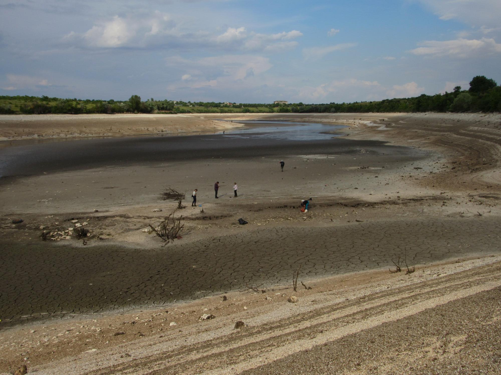 What the submerged Kakhovka HPP looks like now: Shocking video