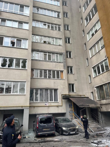 Russia strikes high-rise apartment building in Ukraine's Khmelnytskyi