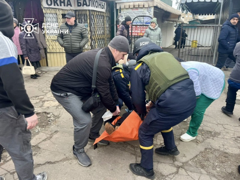 Russia strikes market in Nikopol: Many injured reported