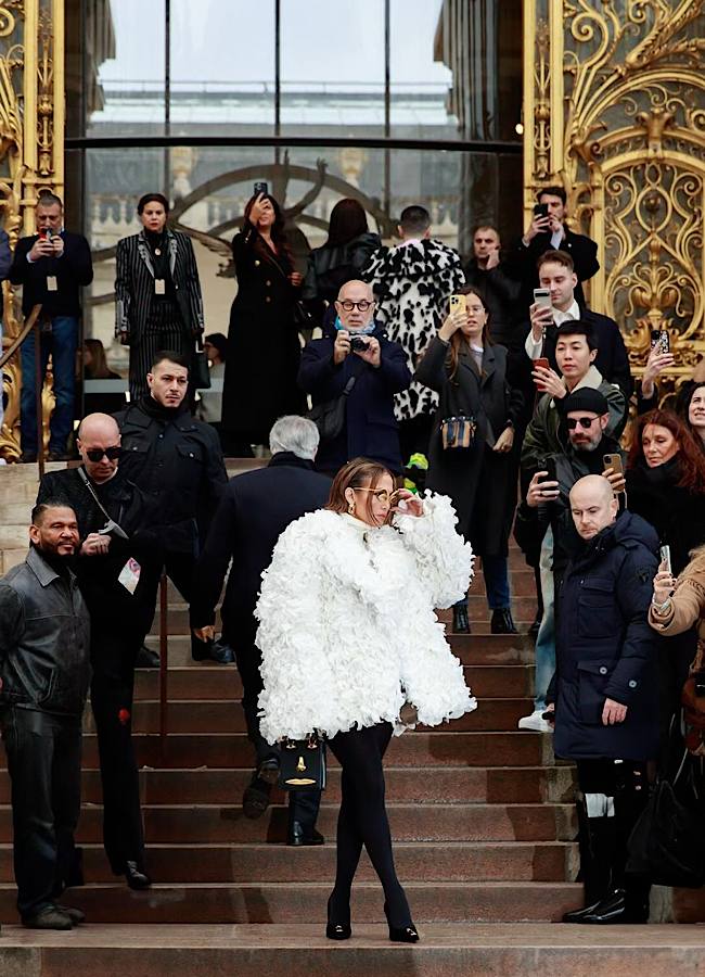 Jennifer Lopez unveils striking new look and captivates all: Breathtaking photos