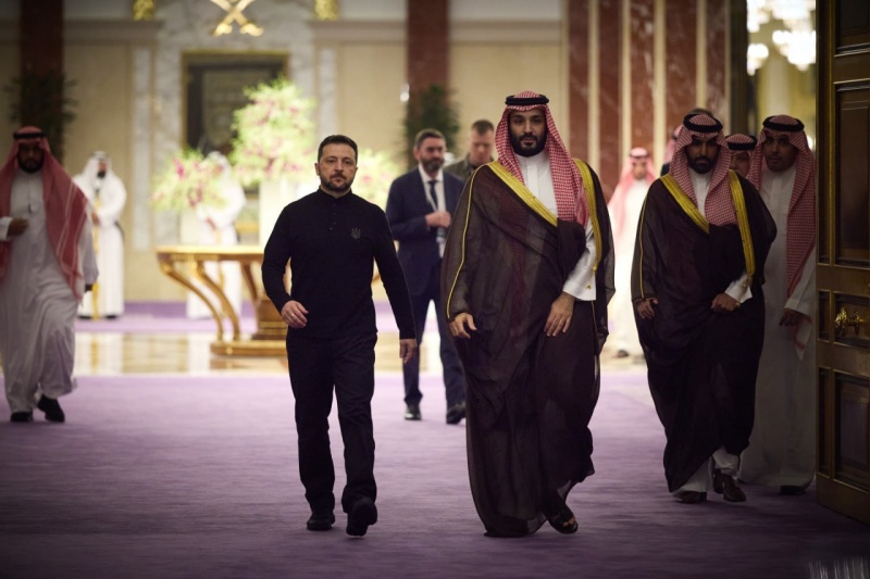 Zelenskyy and Saudi Arabian prince discuss steps that could end war