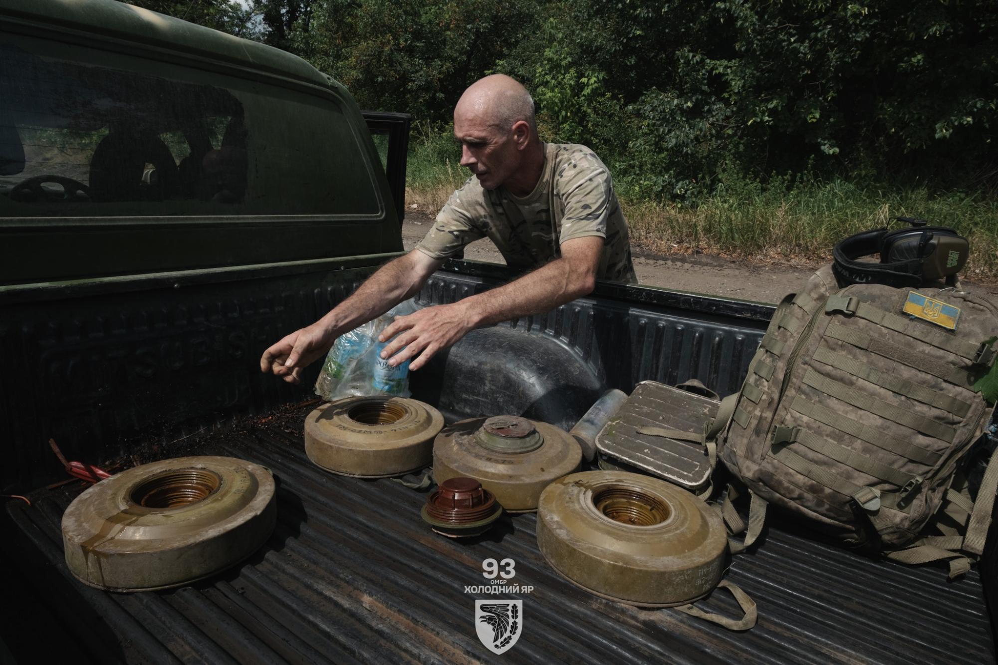 Ukrainian defenders showcase demining efforts | RBC-Ukraine